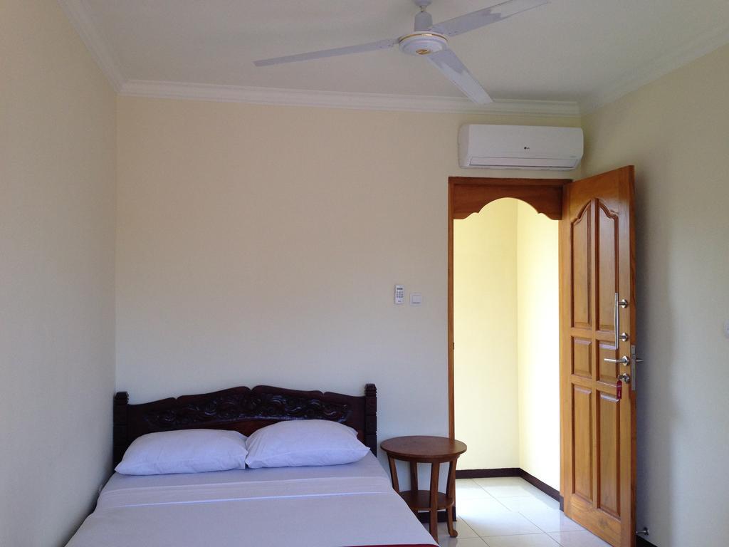 Astina Hotel โลวินา ภายนอก รูปภาพ