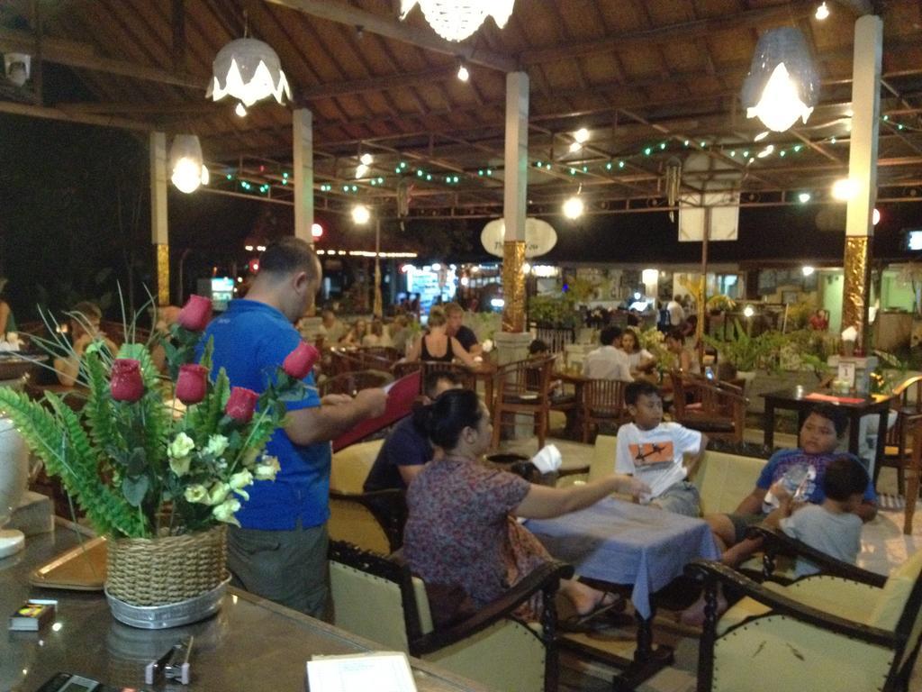 Astina Hotel โลวินา ภายนอก รูปภาพ